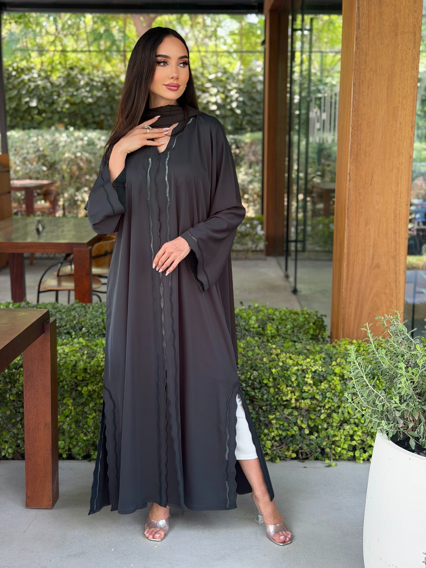 LAM213 – Flowy green jungle abaya in light Nada crepe