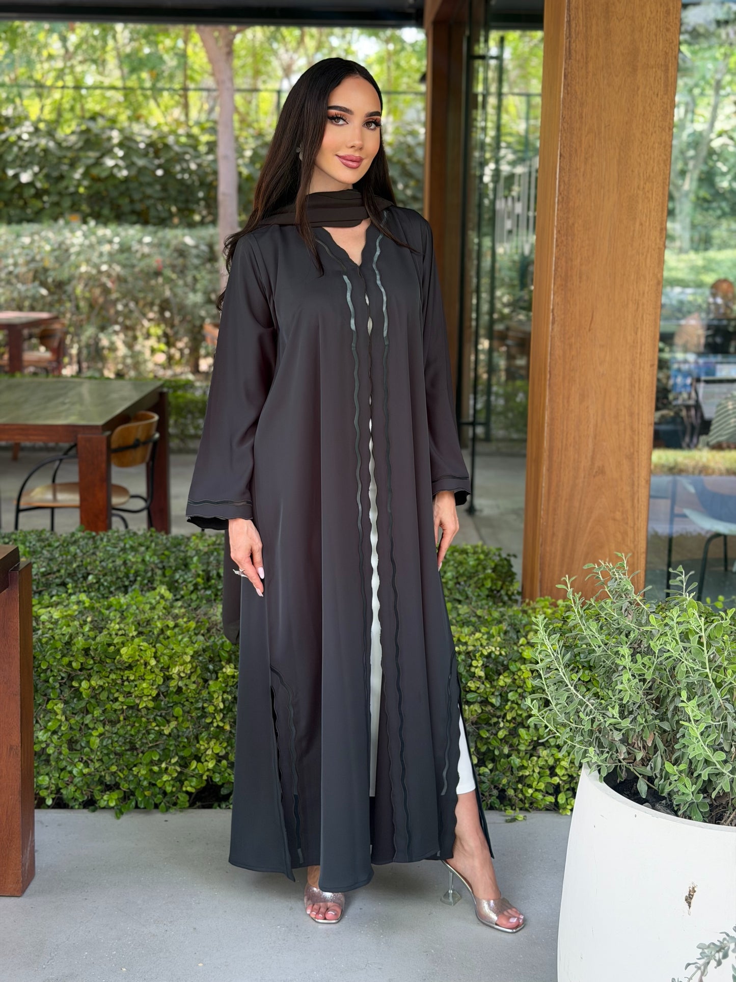 LAM213 – Flowy green jungle abaya in light Nada crepe